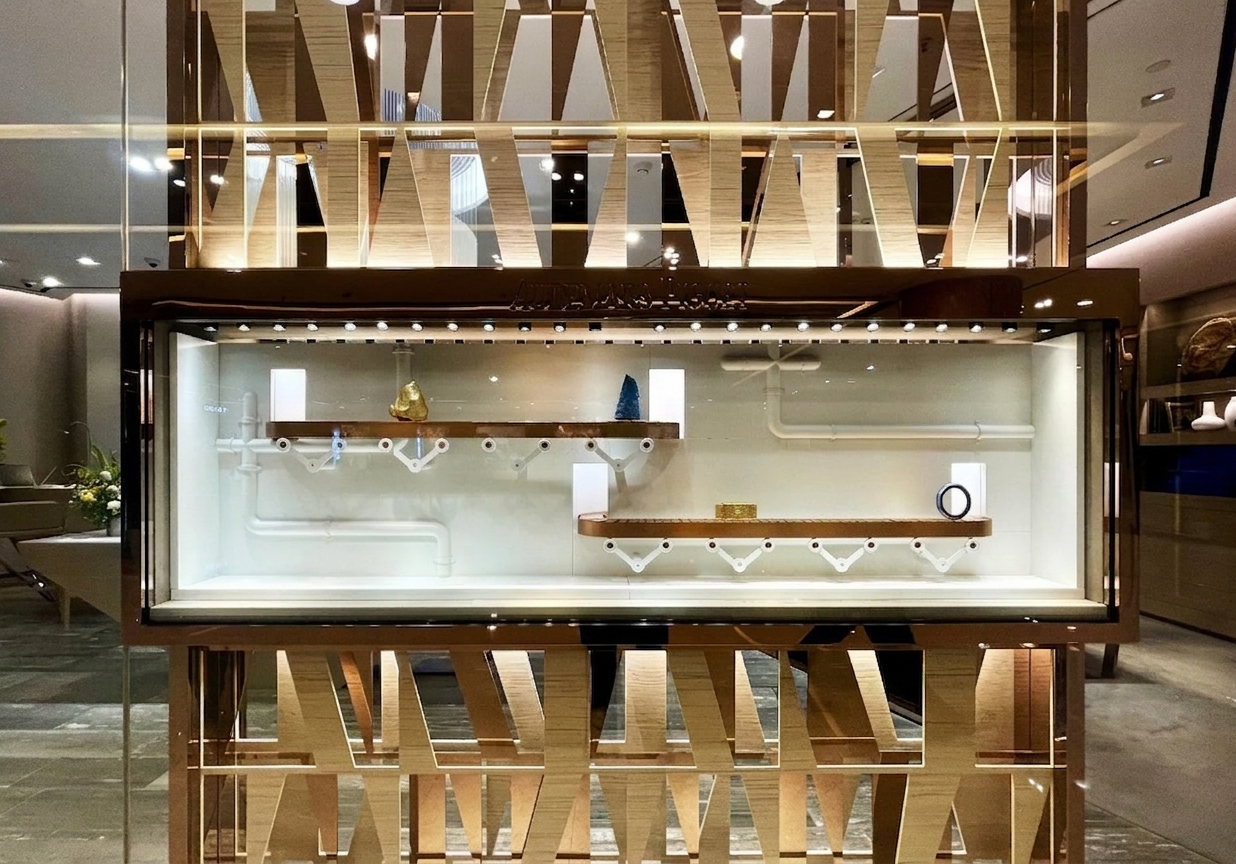 Design, construction, programming of mechanical diorama system for Audemars Piguet shop windows. Client: Acierta Retail.