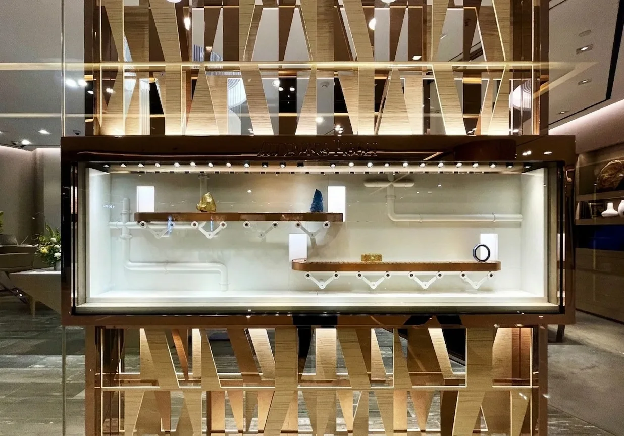 Design, construction, programming of mechanical diorama system for Audemars Piguet shop windows. Client: Acierta Retail.
